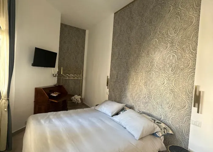 Bella 'mbriana * Naples